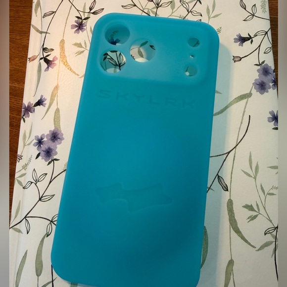 skylrk Other - Brand New - Skylrk 17 Pro Max Bump Case